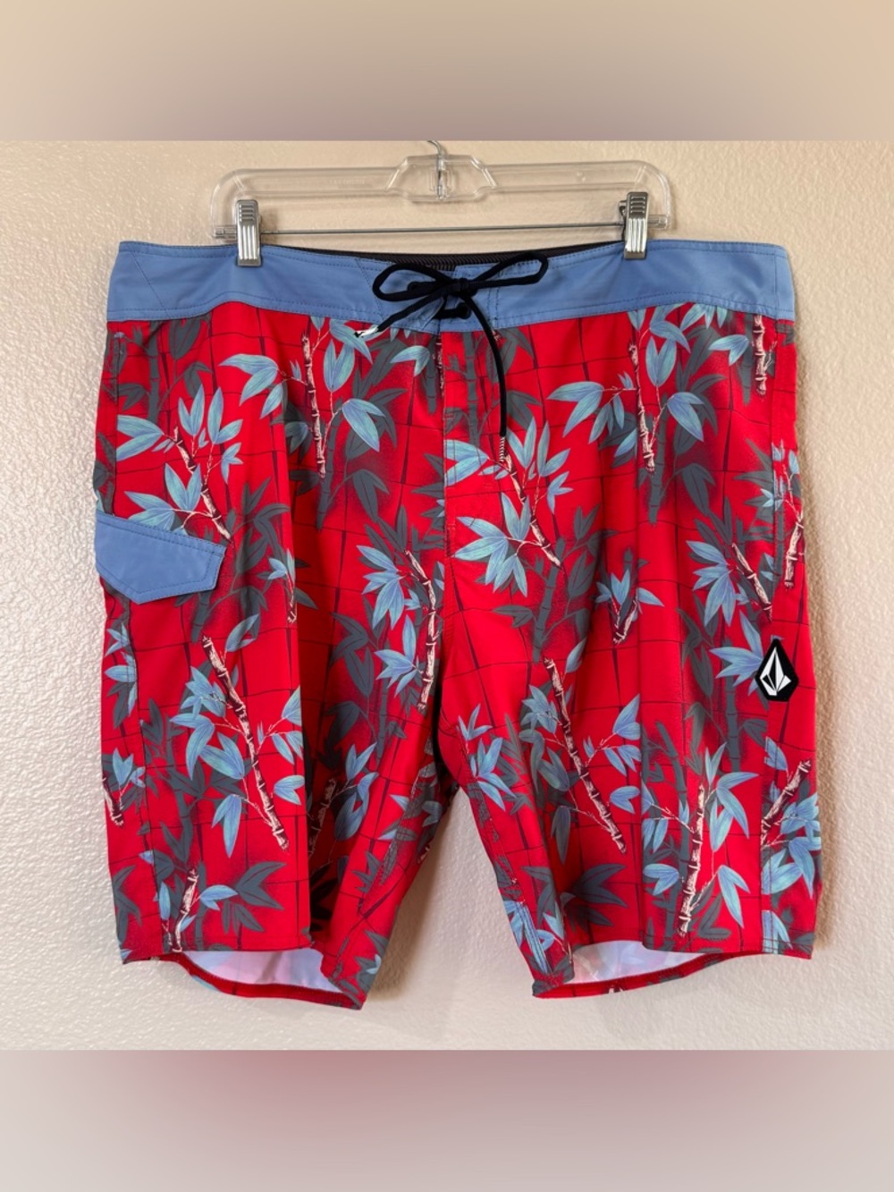 Volcom Lido Print Mod Tech Boardshorts Red Bamboo - Size 40